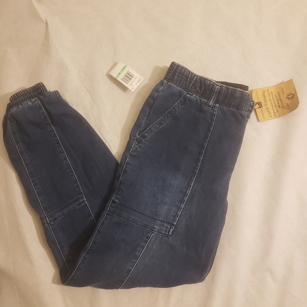 Democracy Women's Cropped Ankle Jeans in Dark Indigo Blue